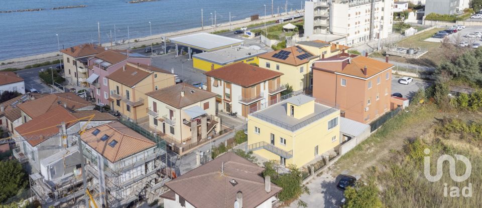 Apartment 7 rooms of 160 m² in Ancona (60126)