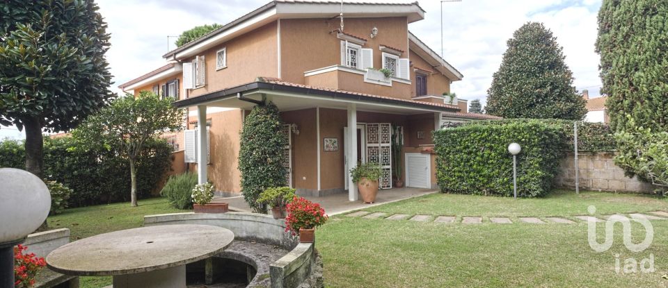 Villa a schiera 8 locali di 104 m² in Anzio (00042)