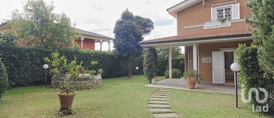 Villa a schiera 8 locali di 104 m² in Anzio (00042)