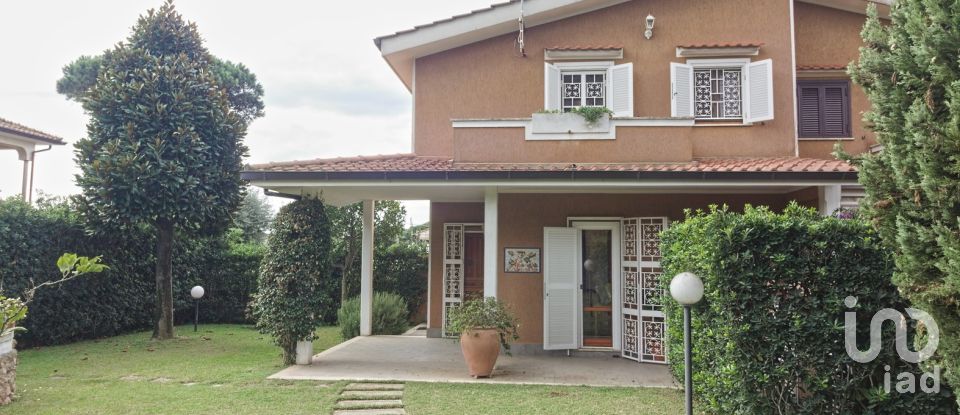 Villa a schiera 8 locali di 104 m² in Anzio (00042)