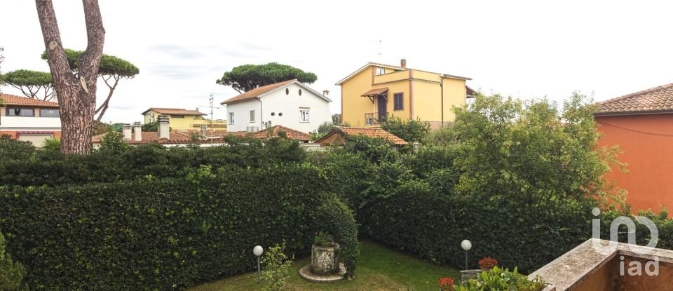 Villa a schiera 8 locali di 104 m² in Anzio (00042)