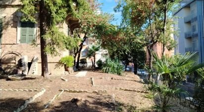 Farm 10 rooms of 360 m² in Macerata (62100)