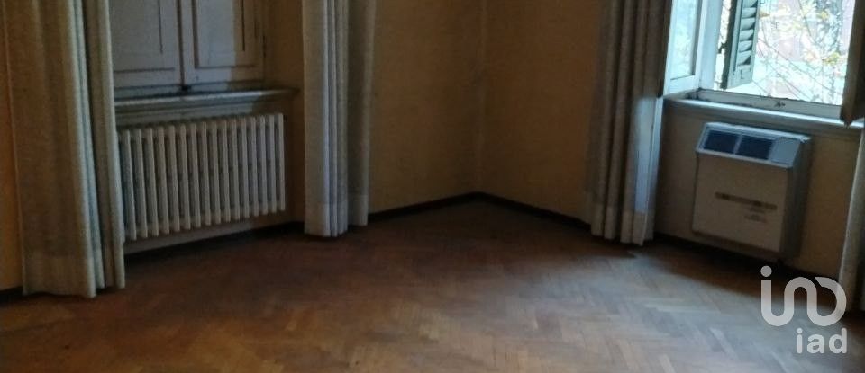 Villa 10 locali di 360 m² in Macerata (62100)