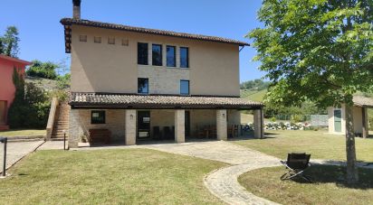 Casa indipendente 12 locali di 580 m² in Carassai (63063)