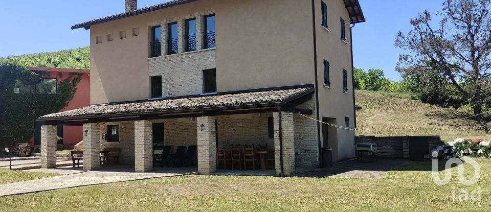 Casa indipendente 12 locali di 580 m² in Carassai (63063)