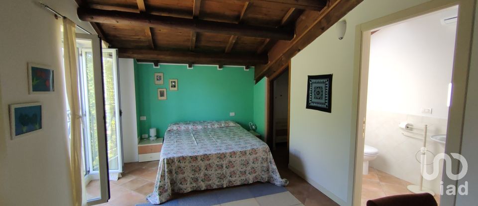 Casa indipendente 12 locali di 580 m² in Carassai (63063)