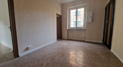 Three-room apartment of 60 m² in Genova (16139)