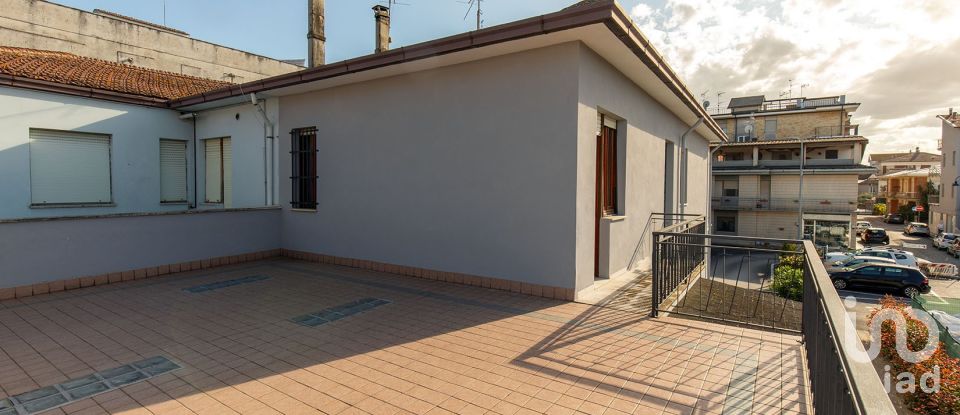 Casa indipendente 6 locali di 260 m² in Sant'Elpidio a Mare (63811)