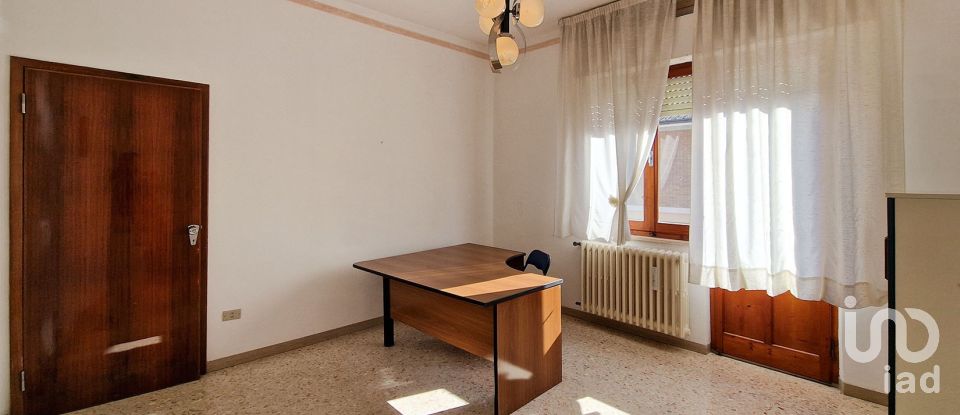 Casa indipendente 6 locali di 260 m² in Sant'Elpidio a Mare (63811)