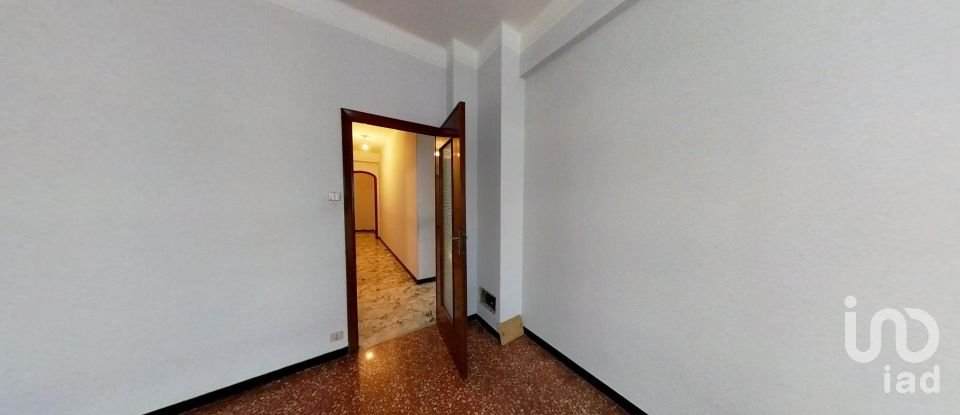 Palazzo / Stabile 5 locali di 70 m² a Genova (16157)