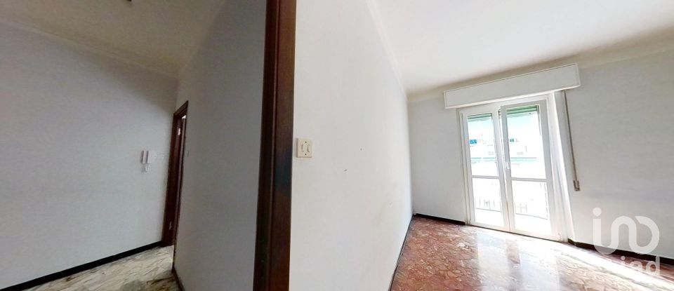 Palazzo / Stabile 5 locali di 70 m² a Genova (16157)