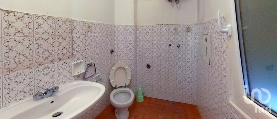 Palazzo / Stabile 5 locali di 70 m² a Genova (16157)