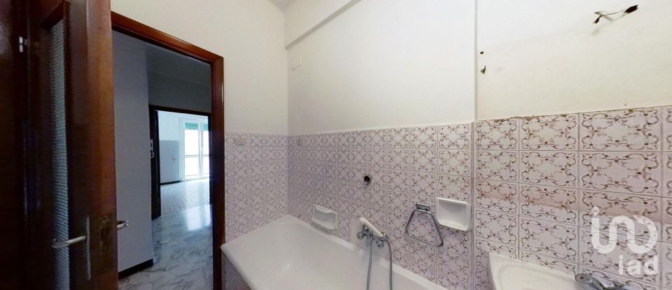 Palazzo / Stabile 5 locali di 70 m² a Genova (16157)