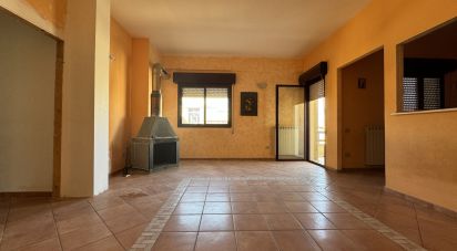 Bilocale di 130 m² a Vittoria (97019)