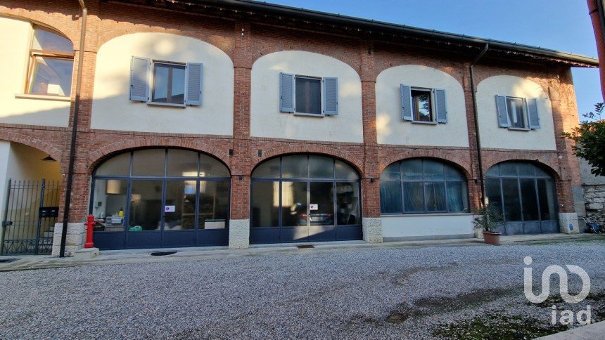 Casa 7 locali di 200 m² in Cantù (22063)