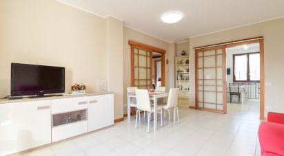 Three-room apartment of 92 m² in Lentate sul Seveso (20823)