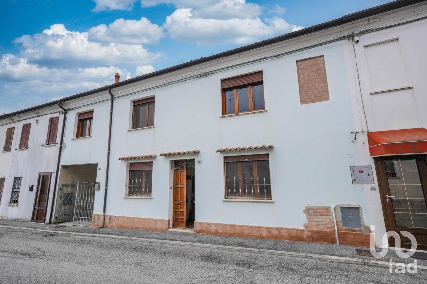 Casa 6 locali di 135 m² in Massa Fiscaglia (44025)