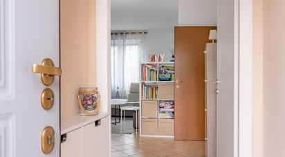 Four-room apartment of 140 m² in Cantù (22063)