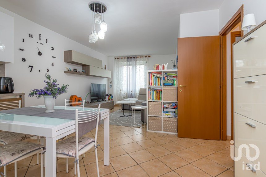 Quadrilocale di 140 m² a Cantù (22063)