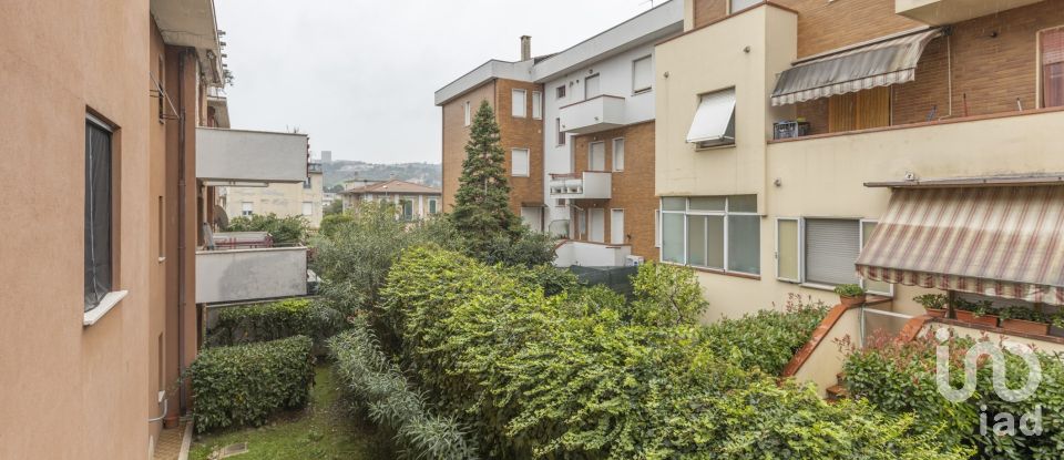 Appartamento 5 locali di 104 m² a Ancona (60127)