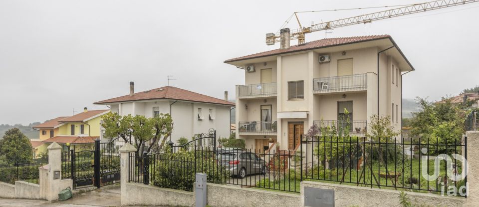 Appartamento 8 locali di 107 m² a Sirolo (60020)