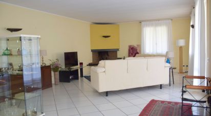 Town house 11 rooms of 400 m² in Ravenna (48124)