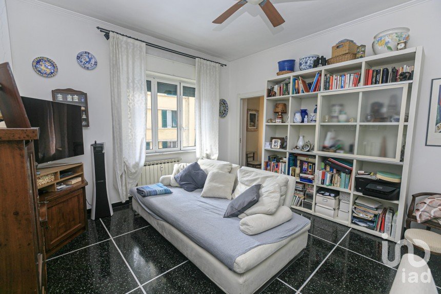 Four-room apartment of 114 m² in Genova (16151)