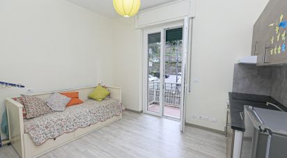 Apartment 7 rooms of 110 m² in Genova (16143)