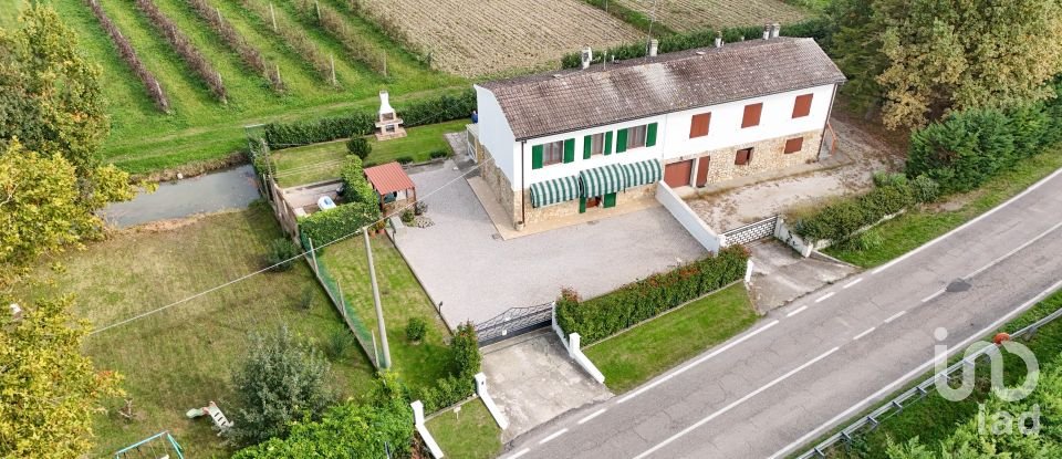 Casa 3 locali di 107 m² in Masi Torello (44020)