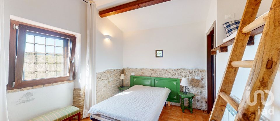 Rustico 3 locali di 100 m² in Poggio Nativo (02030)