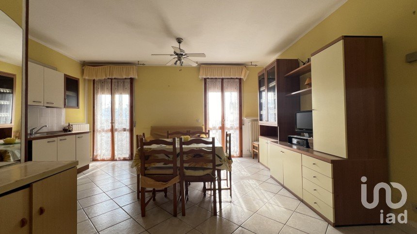 Apartment 5 rooms of 72 m² in Fermo (63900)