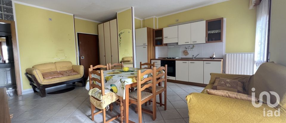 Appartamento 5 locali di 72 m² a Fermo (63900)