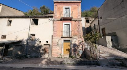 House 4 rooms of 120 m² in Goriano Sicoli (67030)