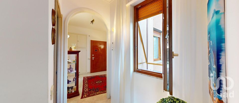 Apartment 5 rooms of 87 m² in Genova (16133)