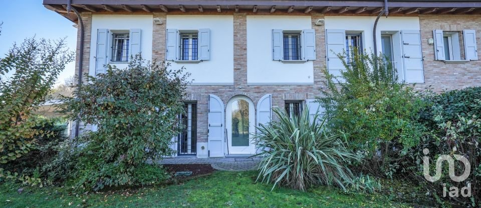 House 7 rooms of 230 m² in Cento (44045)