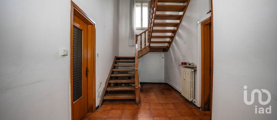 Casa 9 locali di 255 m² in Ficarolo (45036)