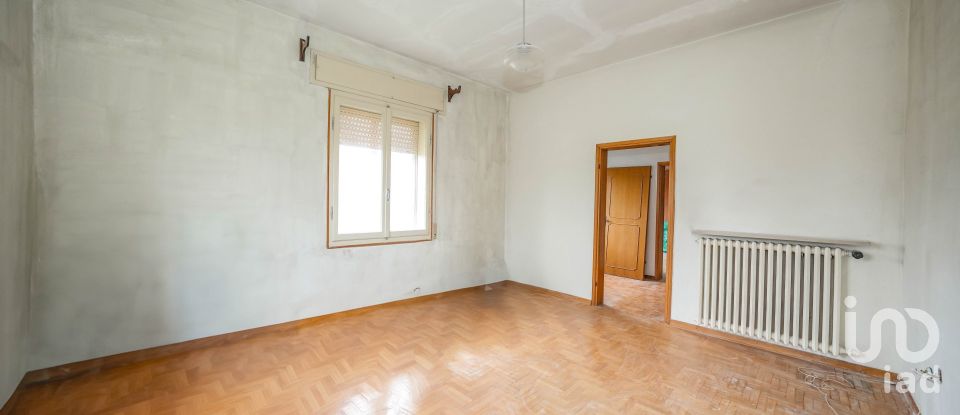 Casa 9 locali di 255 m² in Ficarolo (45036)