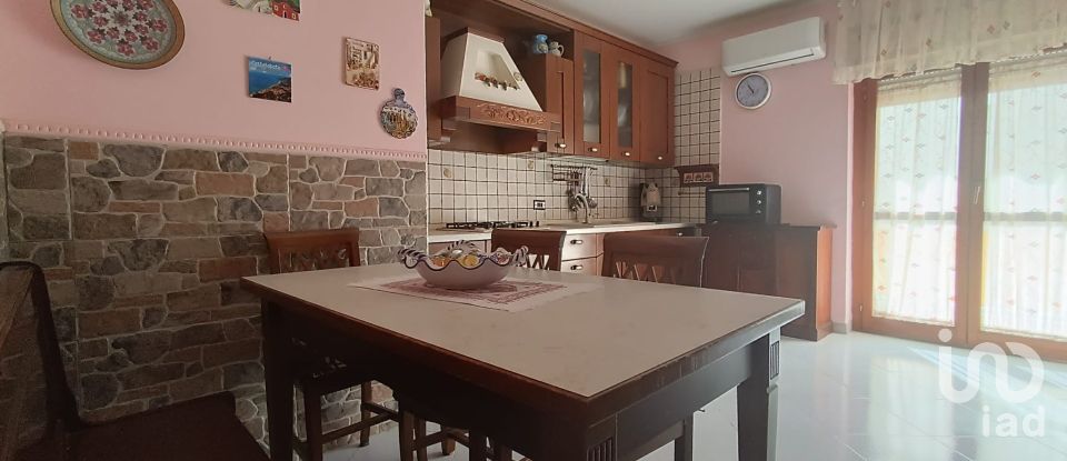 Three-room apartment of 90 m² in Giugliano in Campania (80014)