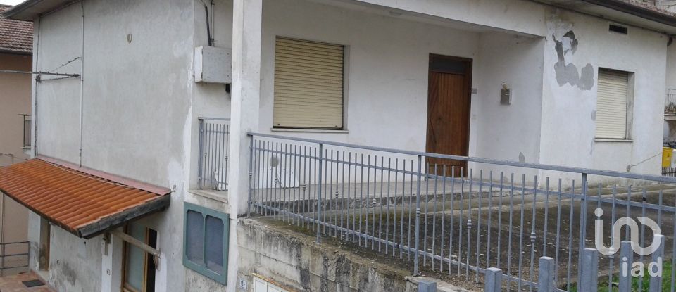 Casa 8 locali di 247 m² in Filottrano (60024)