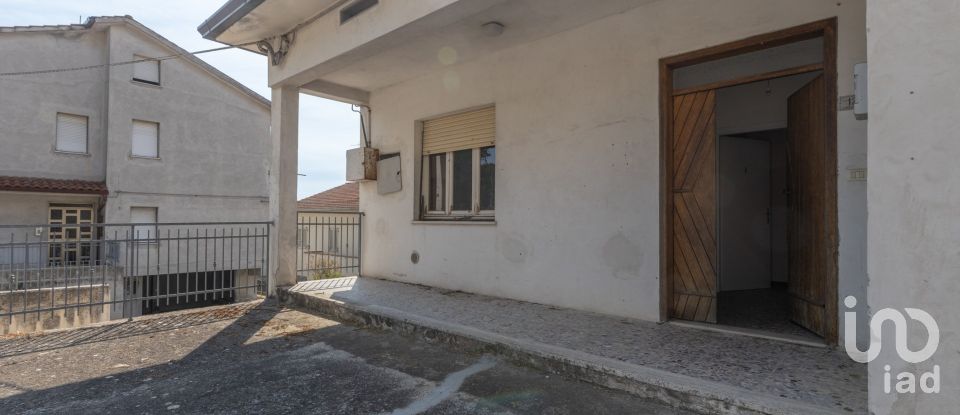 Casa 8 locali di 247 m² in Filottrano (60024)