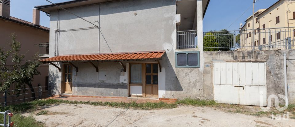 Casa 8 locali di 247 m² in Filottrano (60024)