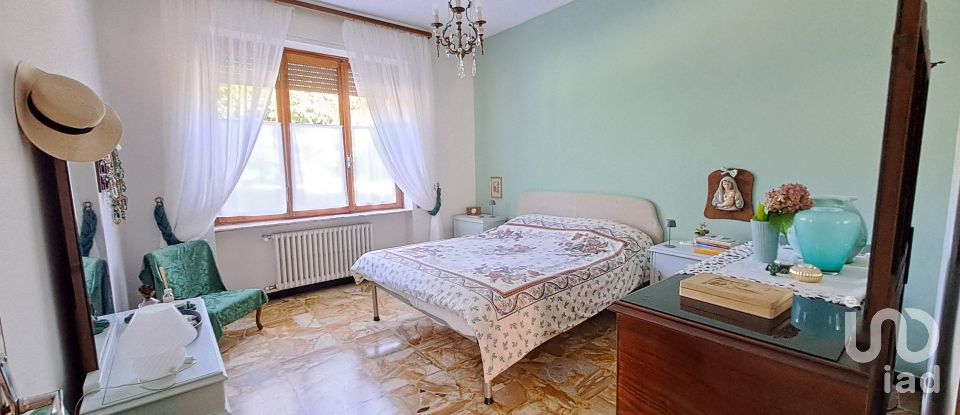 Villa 8 locali di 221 m² in Castelletto d'Orba (15060)