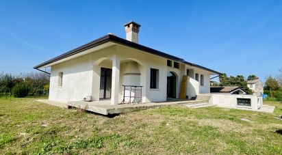 Farm 6 rooms of 300 m² in Meolo (30020)