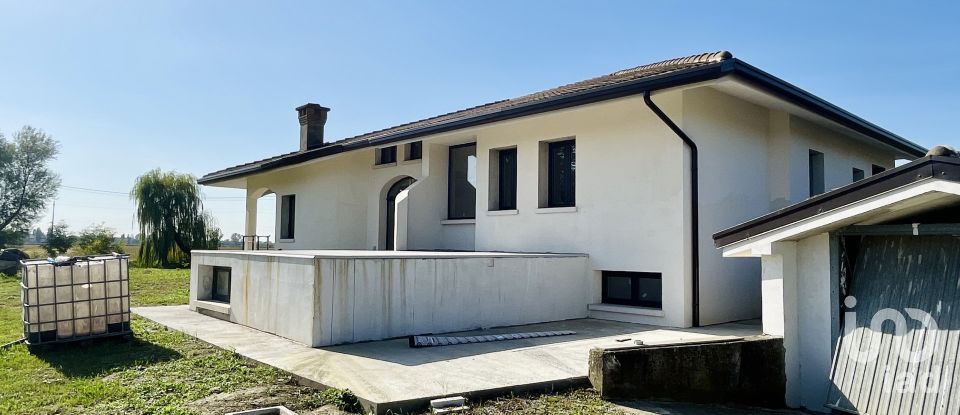 Farm 6 rooms of 300 m² in Meolo (30020)