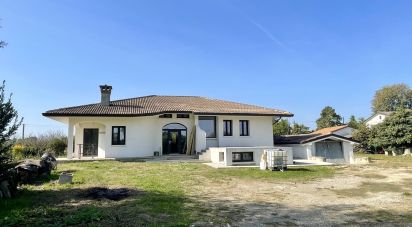 Farm 6 rooms of 300 m² in Meolo (30020)