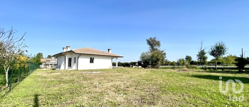 Farm 6 rooms of 300 m² in Meolo (30020)