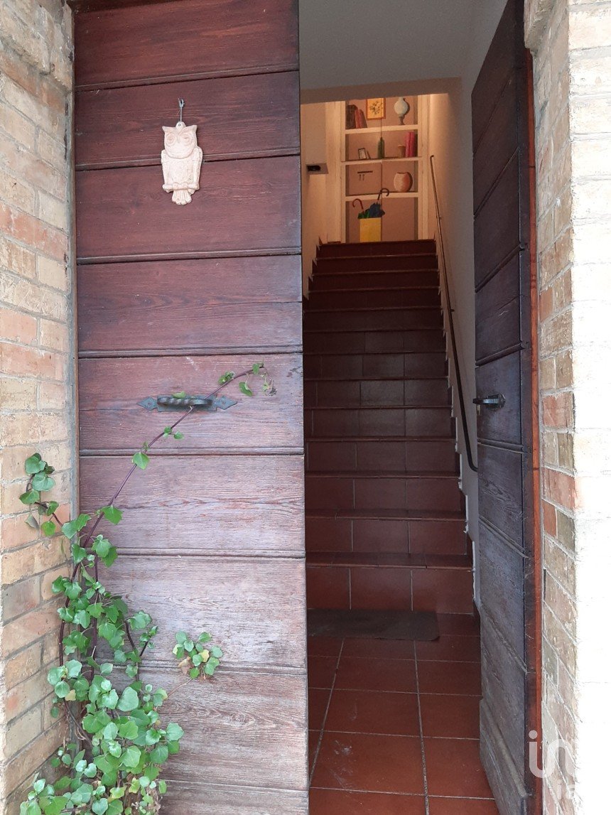 Quadrilocale di 97 m² a Spello (06038)