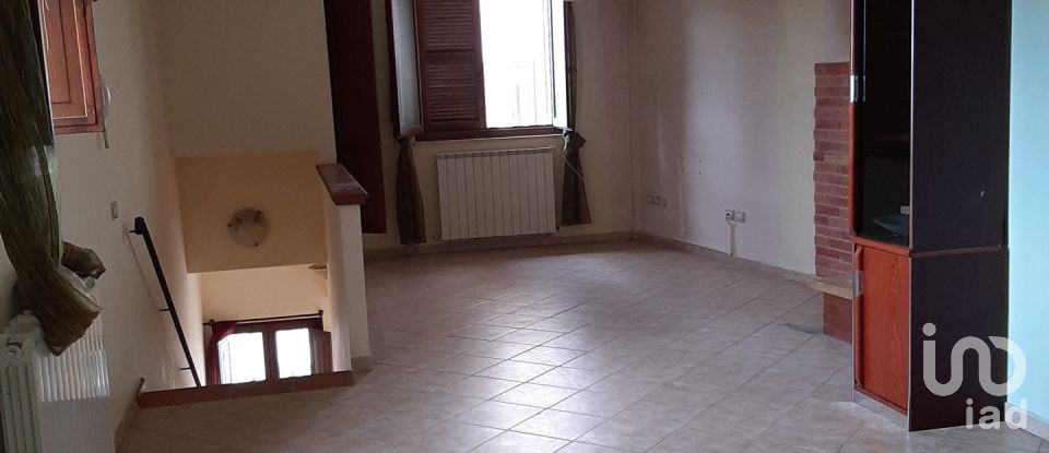 Apartment 5 rooms of 90 m² in Foligno (06034)