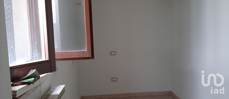 Apartment 5 rooms of 90 m² in Foligno (06034)