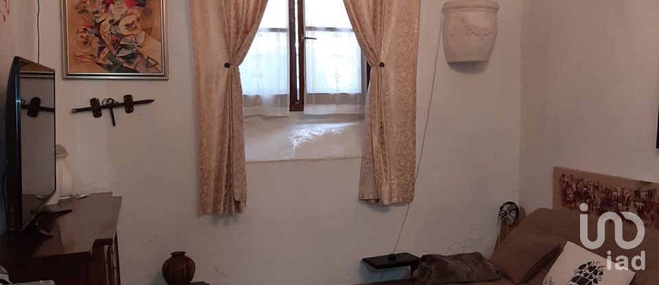 Apartment 5 rooms of 214 m² in Foligno (06034)